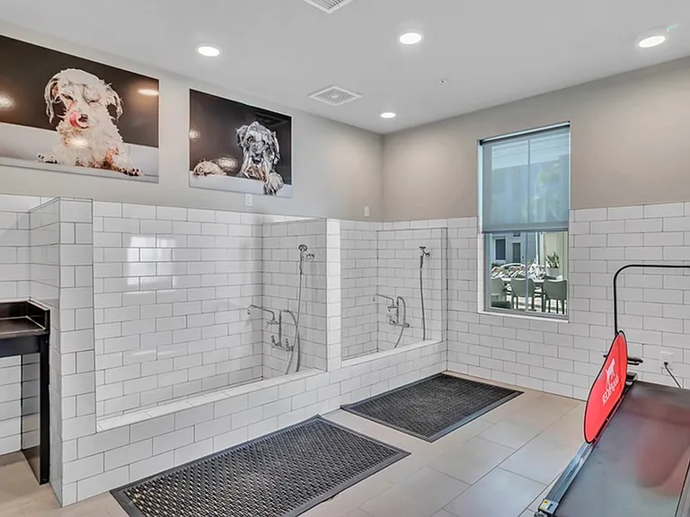 Nexus Brandon Apartments — Photo 29