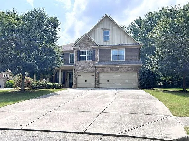 308 Fieldhouse Cir SW — Photo 1