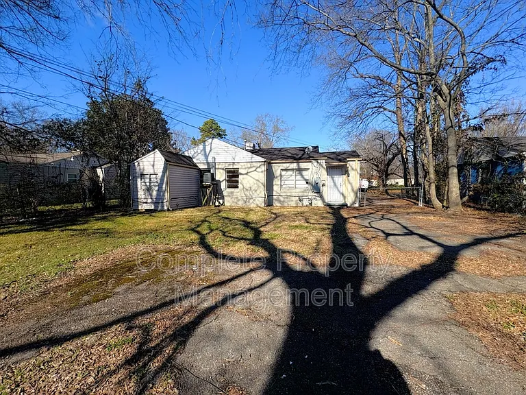 1933 Saint Charles Ct SW — Photo 8
