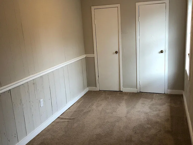 2121 Silverdale Rd — Photo 3