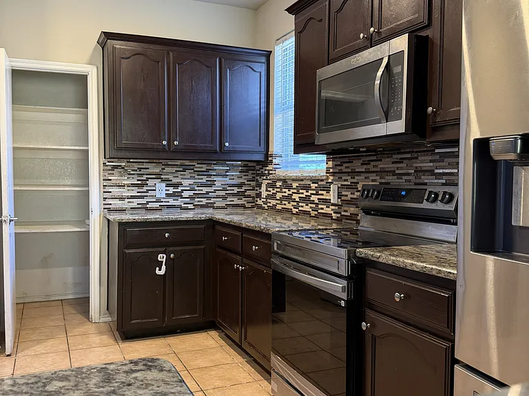 5804 Melanie Ct — Photo 12