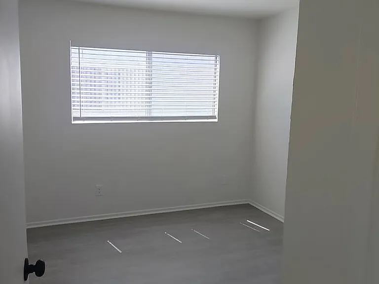 7332 Garfield Ave — Photo 4