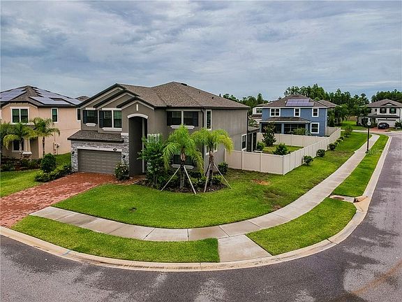 3rd image of 1060 Lorapetalum Ln