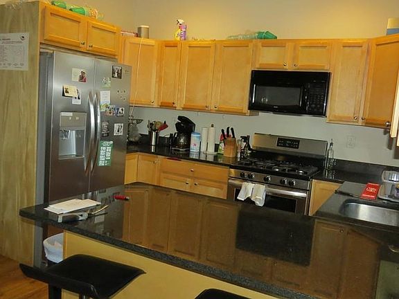 2nd image of 344 W Broadway Unit 1