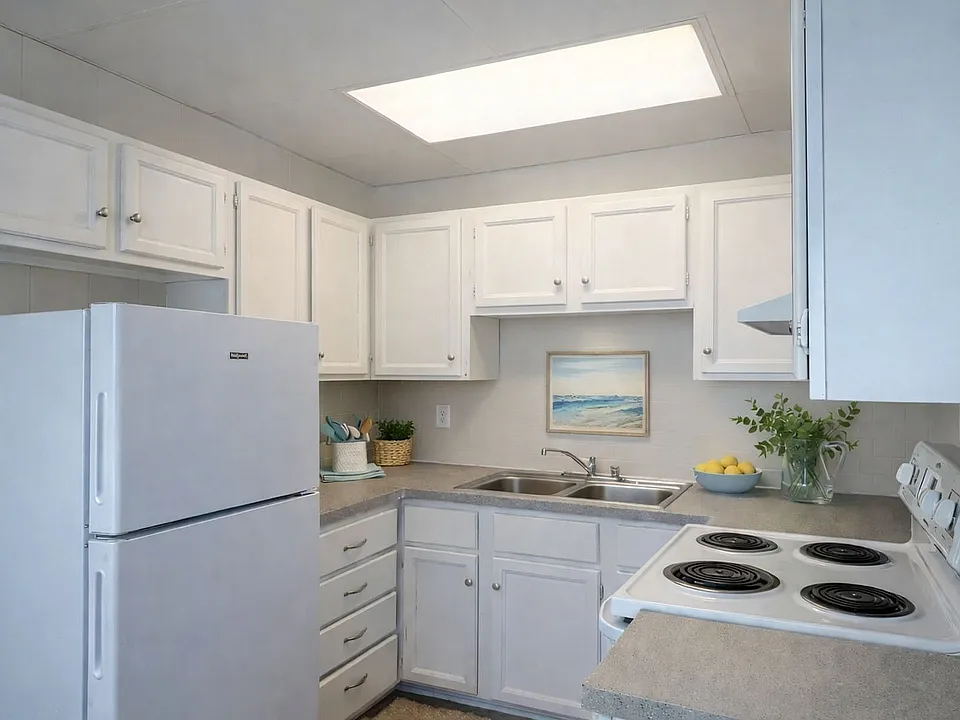 Colonial Park Apartments
