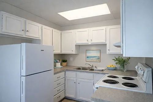 Colonial Park Apartments Photo 1