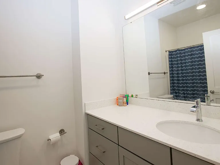 381 James St — Photo 39