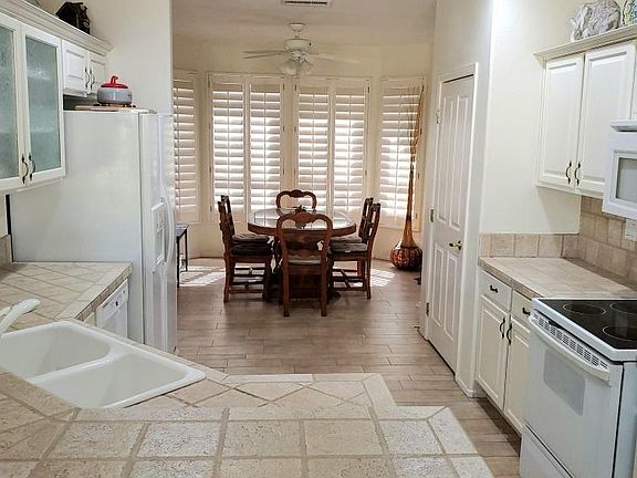 3rd image of 15880 W Mill Valley Ln