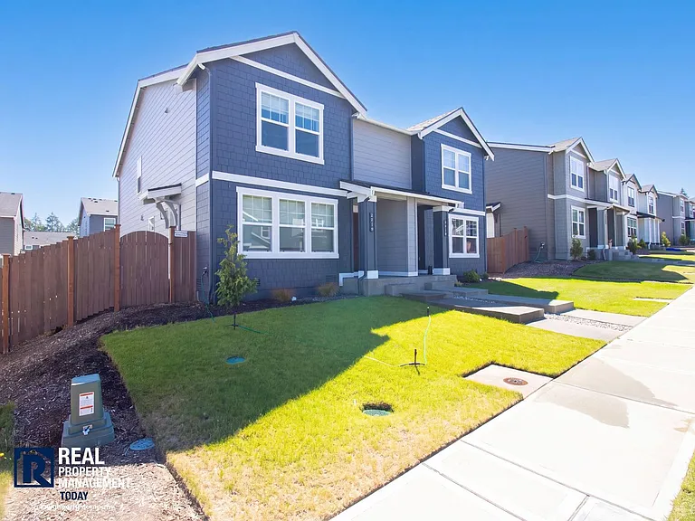 2216 Trailside Dr NE — Photo 23