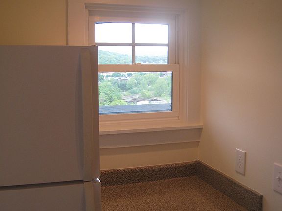 2nd image of 146 Furnace St #146