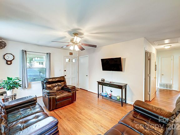 5th image of 117 Marine Dr