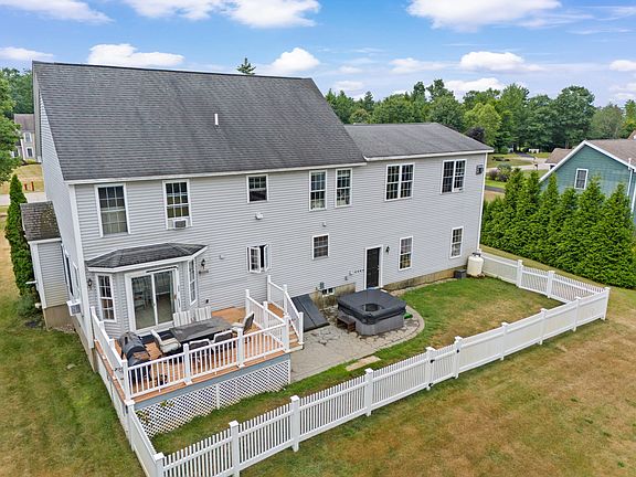 3rd image of 18 Elise Drive