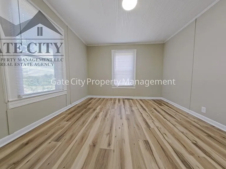 901 Old Thomasville Rd — Photo 8