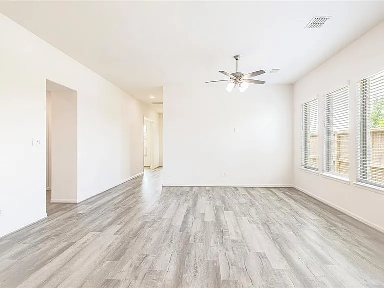 2850 Orange Leaf Dr — Photo 7