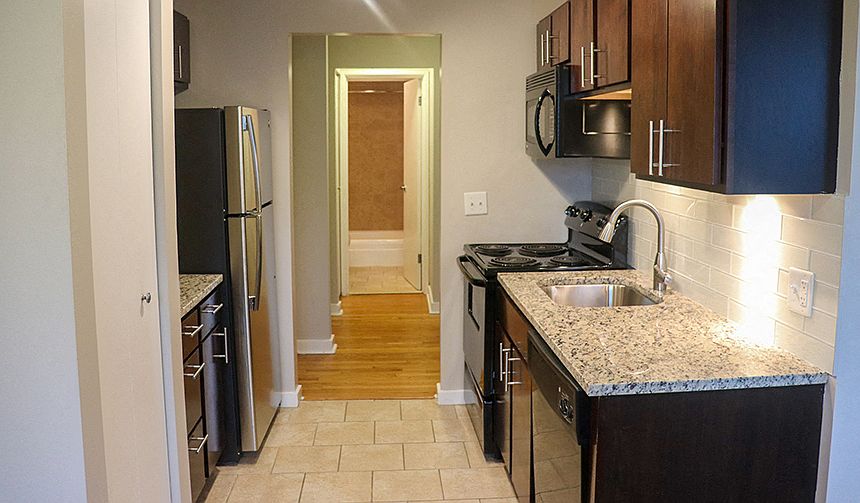 1st image of 2727 N Pine Grove Ave #505