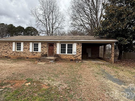 2nd image of 215 Gaddis Rd