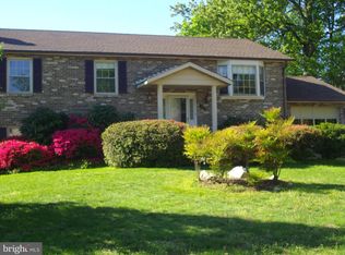 9713 Klimt Ct, Burke, VA 22015