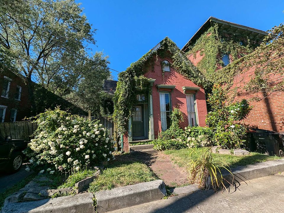 1st image of 528 W Oak St