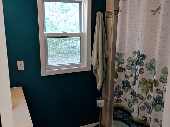 Full Bathroom-Main Floor