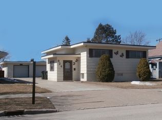824 S 19th St, Escanaba, MI 49829