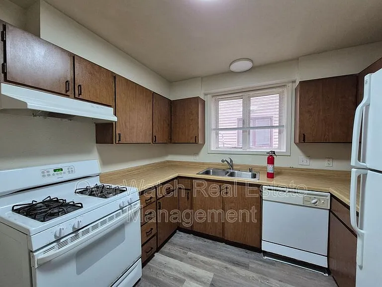 1507 W 45th Ave #1 — Photo 5