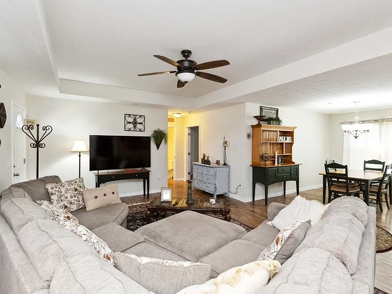 1419 Leaf Ln — Photo 7