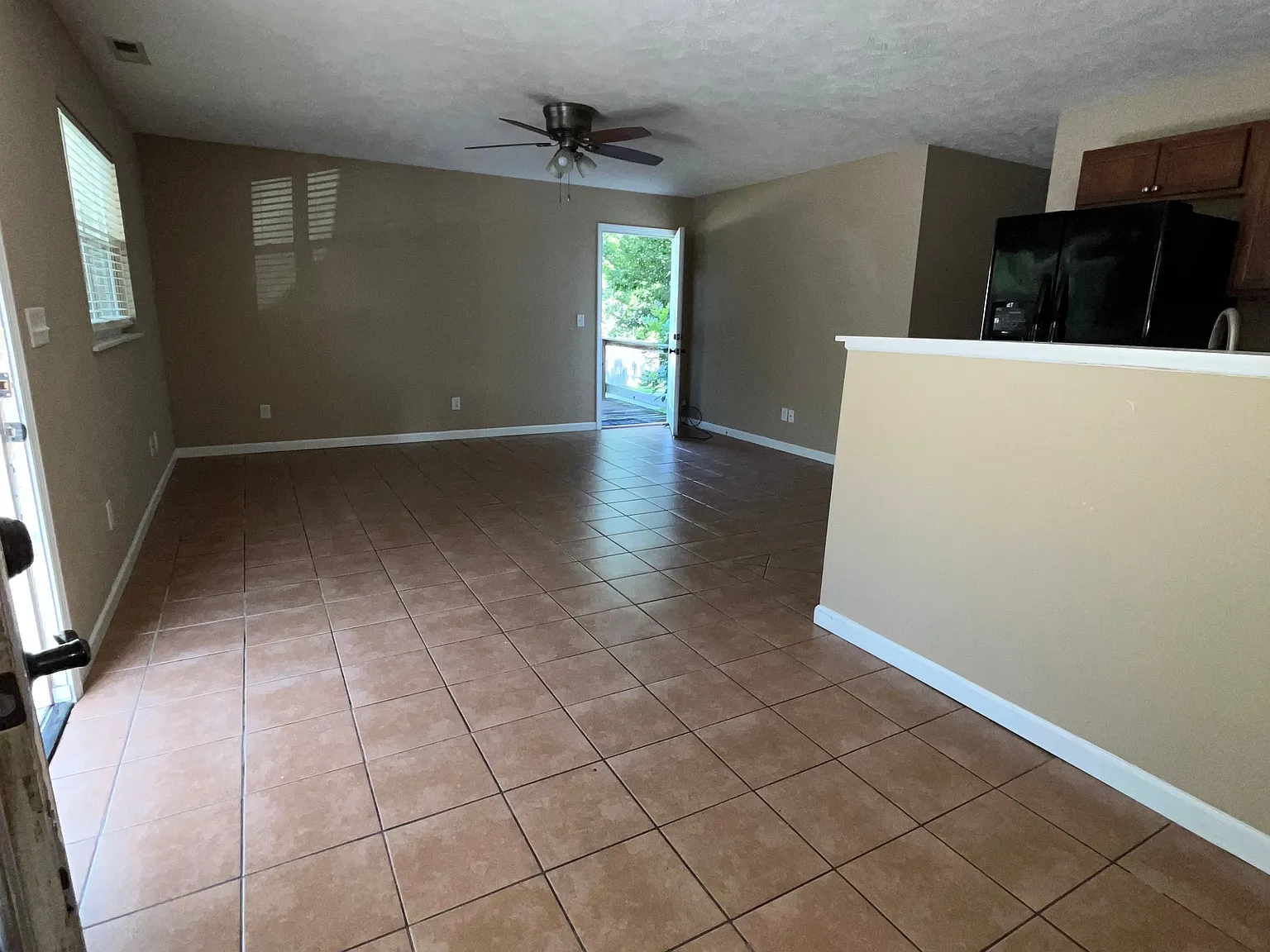 3 bed, 1.0 bath, $1,150 — Photo 4