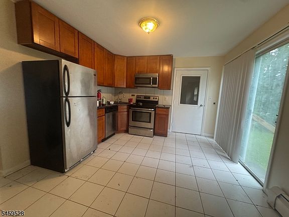 3rd image of 266 Old Chimney Ridge Rd