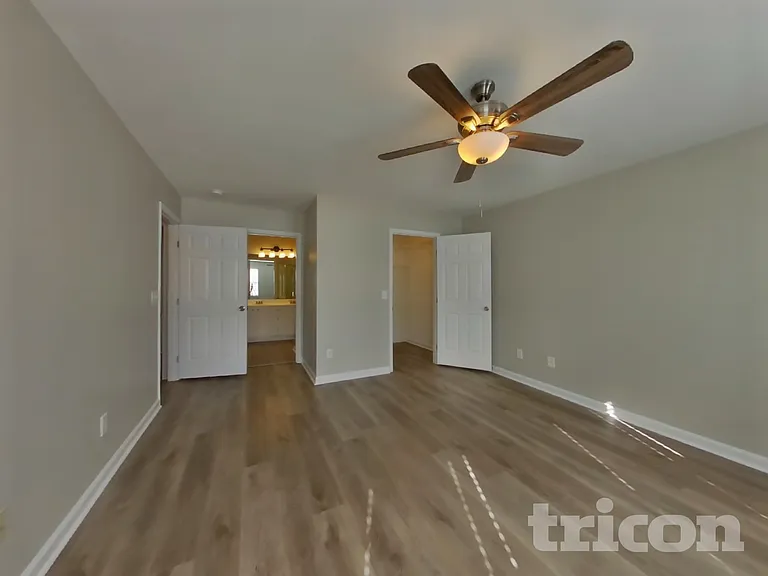 2536 Bayview Dr — Photo 8