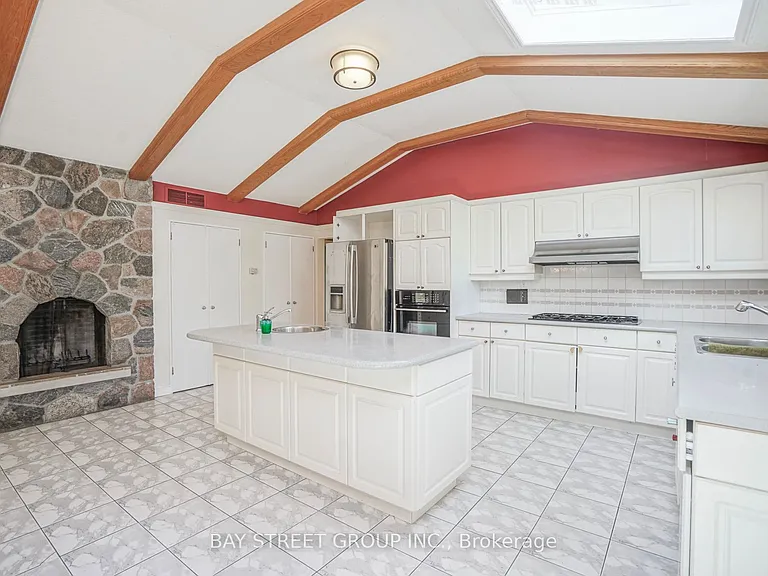 28 Wembley Ave — Photo 11