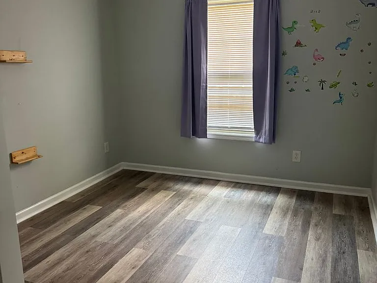 303 Tuscan Ct — Photo 7