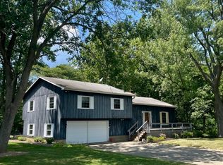 13809 Pine Rd, Dewitt, IL 61735