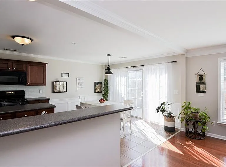 280 Balaban Cir — Photo 5