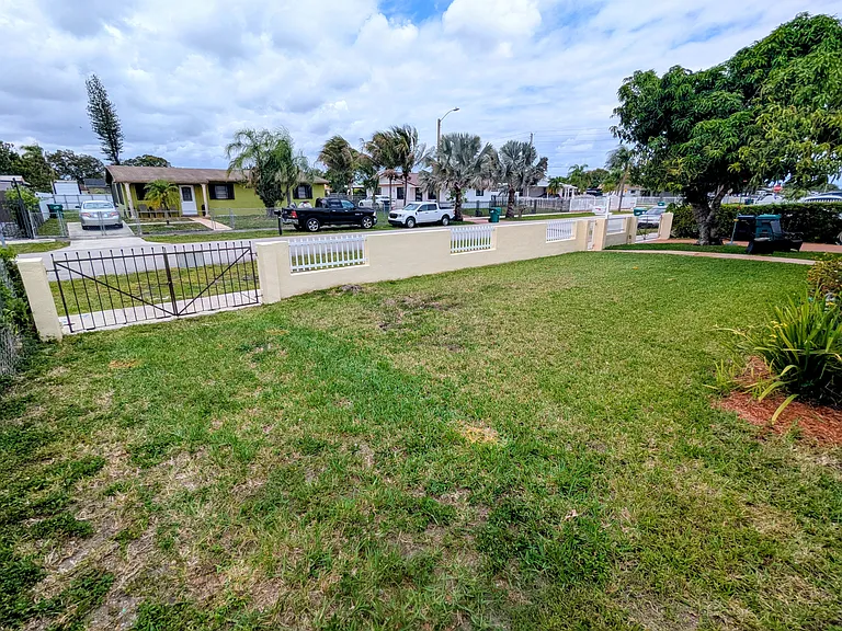 11934 SW 181st St — Photo 47