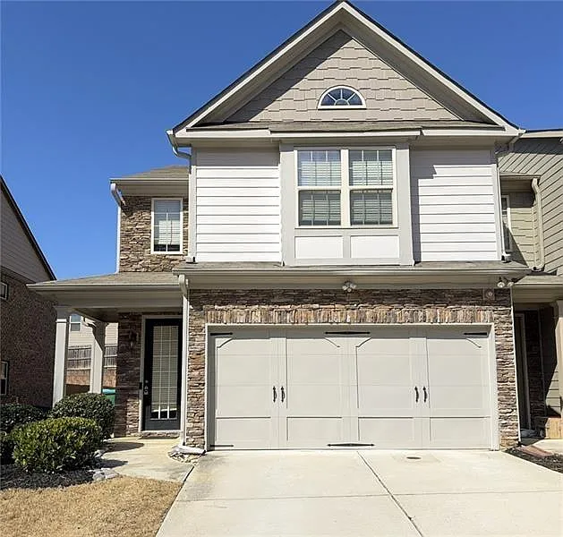 3 bed, 2.5 bath, 2292 sqft, $2,295 — Photo 1
