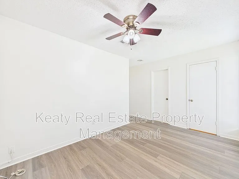 110C Country Ln — Photo 14