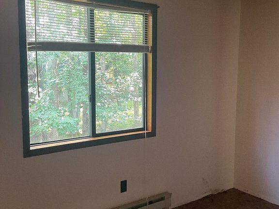5th image of 1055 Lakeland Dr