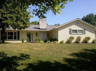 67 Chelmsford Dr, Aurora, OH
