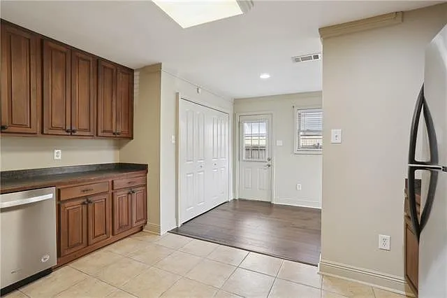 6870 Argonne Blvd — Photo 9
