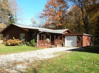 44 Blom Rd, Grove City, PA 16127