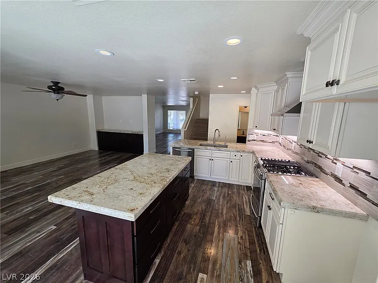 10799 Flame Vine Ct — Photo 70
