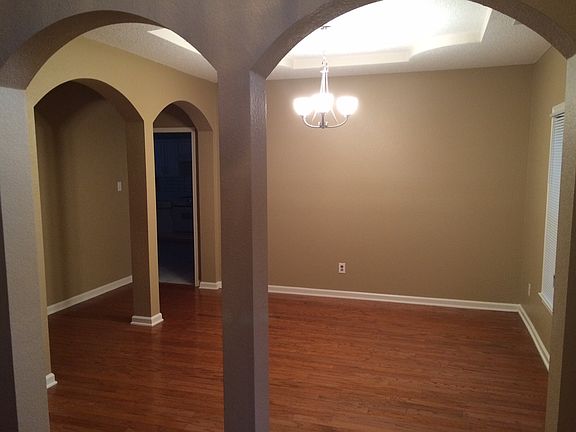 5th image of 8057 Abington Woods Ave