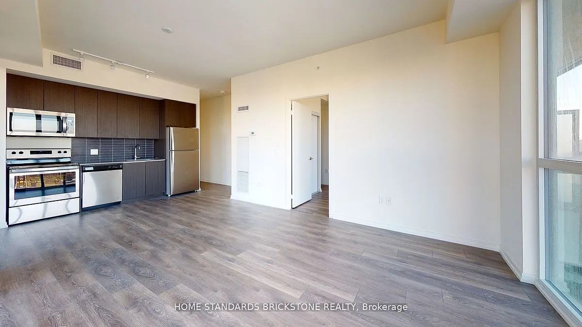 Building Photo - 3237 Bayview Ave #506