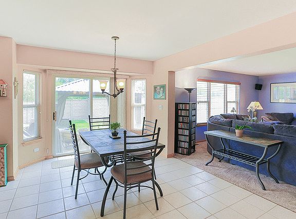 2nd image of 425 Victoria Ln
