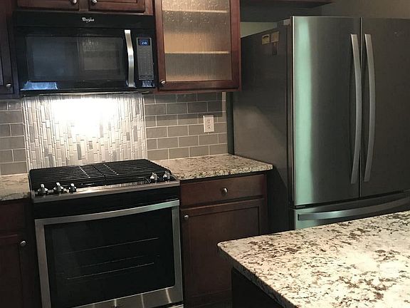 3rd image of 1209 Birkdale Cir