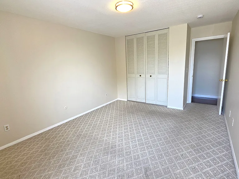 48 Shrewsbury Green Dr #I — Photo 18