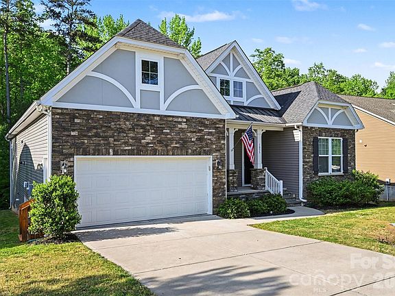 3rd image of 1033 Moonlight Mist Rd