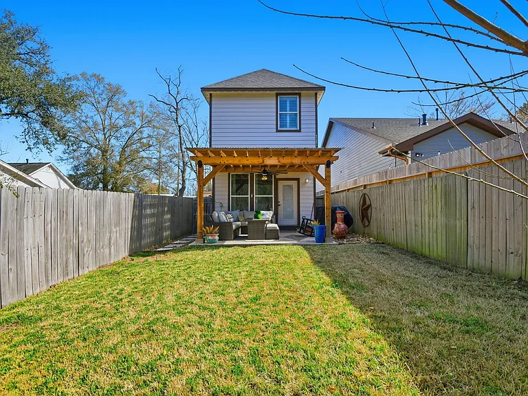 410 Peach St — Photo 30