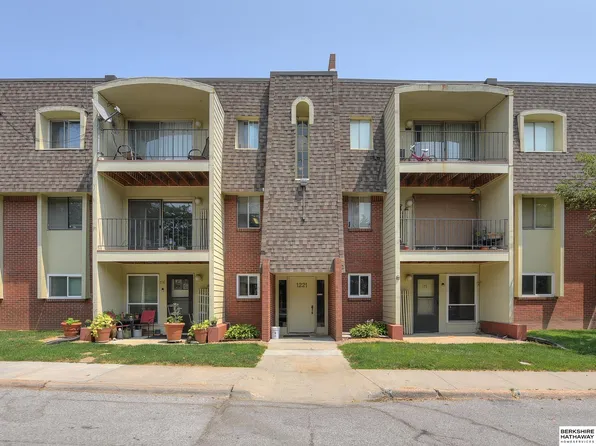 1221 S 121st Plz APT 113, Omaha, NE 68144