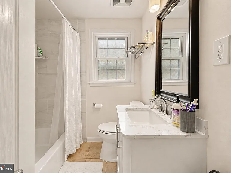 205 E 10th Ave — Photo 14